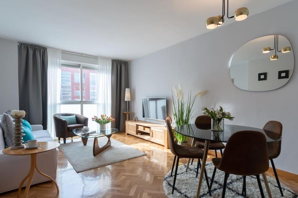 Vivienda Con Zona De Trabajo, Piscina Y Parking Apartment Madrid Ngoại thất bức ảnh