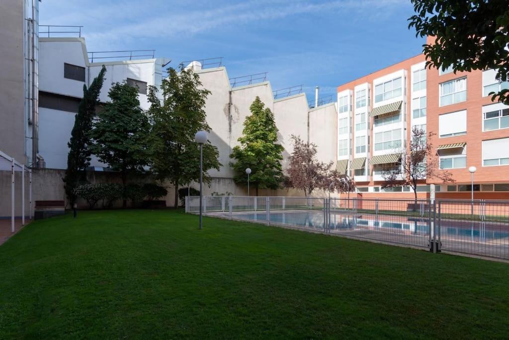 Vivienda Con Zona De Trabajo, Piscina Y Parking Apartment Madrid Ngoại thất bức ảnh